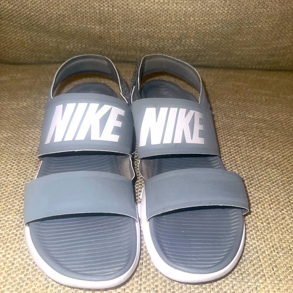 WOMEN'S NIKE SANDALS